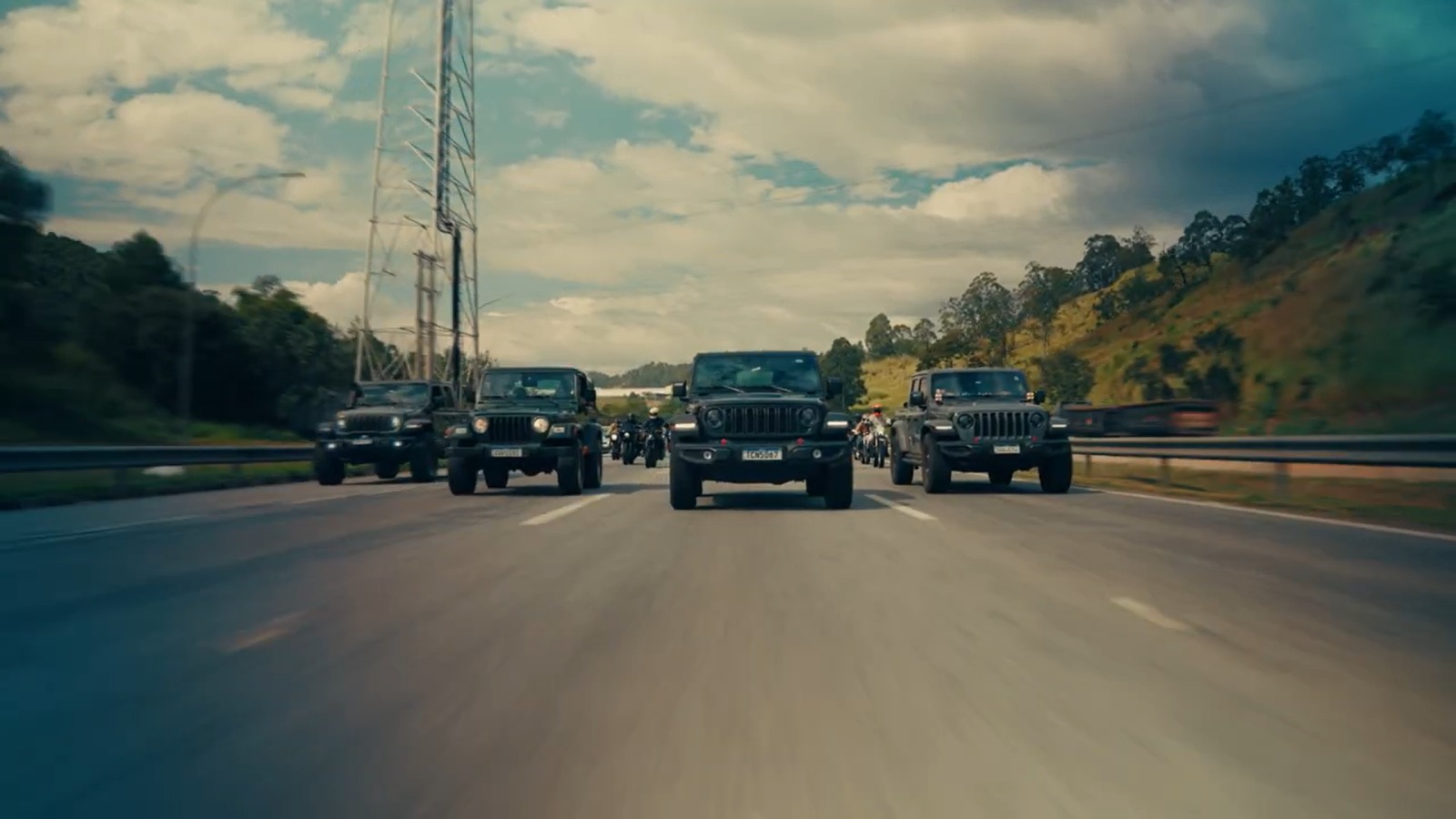 Jeep e Deus Ex Machina em Parceria 05